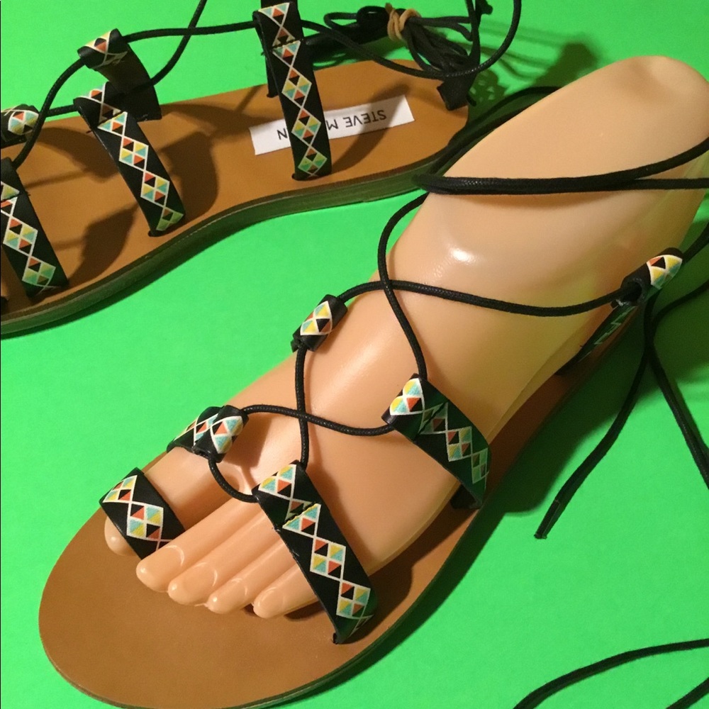 STEVE MADDEN TRIBAL ANKLE WRAP SANDALS Sz 9 💕👣